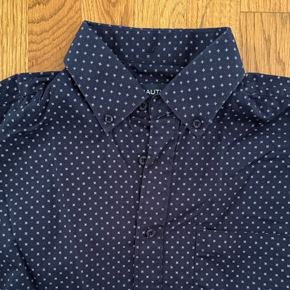 Nautica Men's S Navy Blue Polka Dot Short Sleeve Button Down Shirt